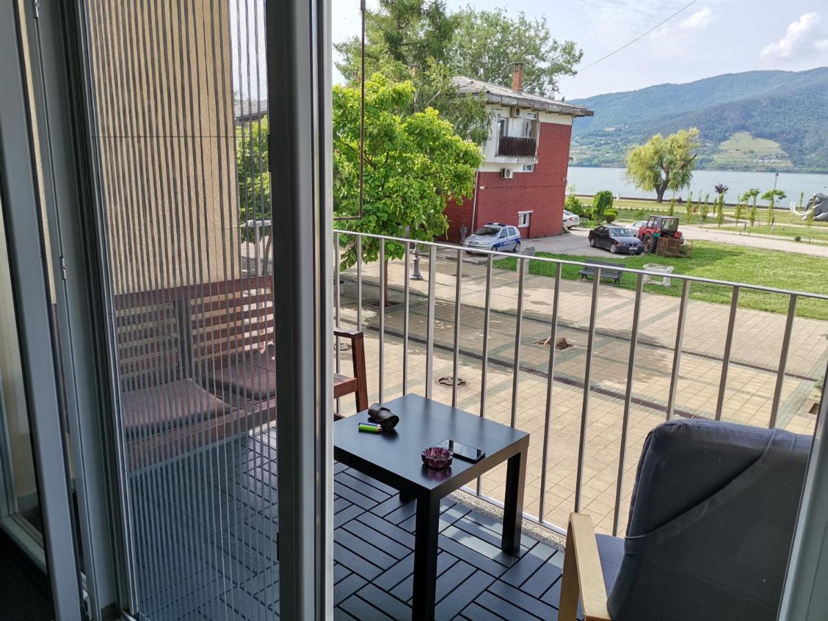 Apartman Terassa Долни Милановац Екстериор снимка